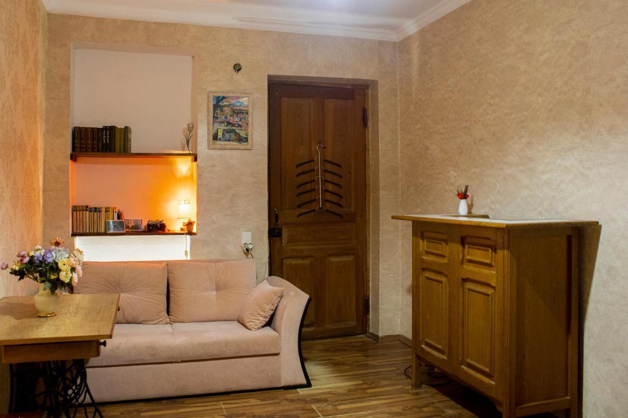 Nino'S Guest House Tbilisi Exterior foto