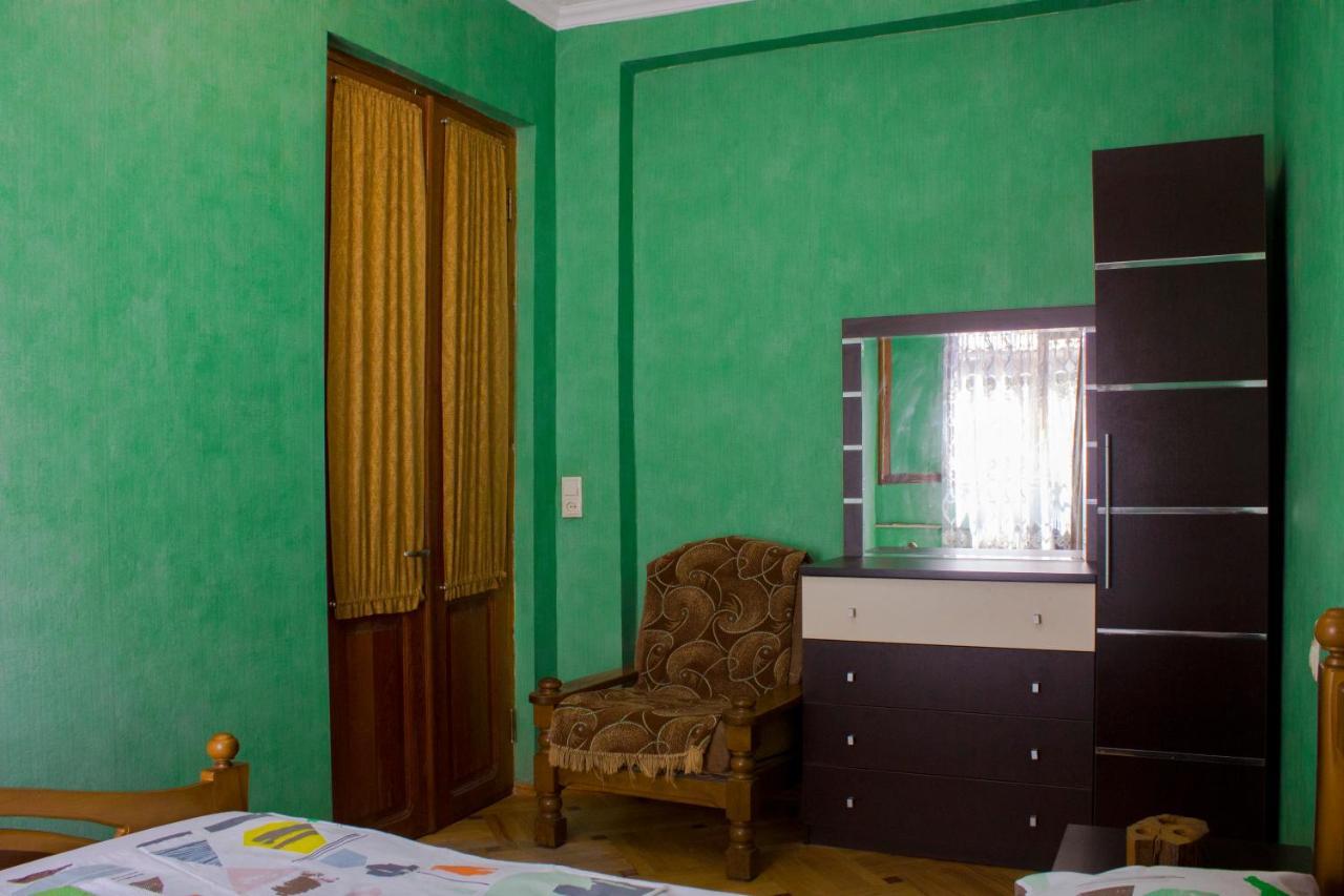 Nino'S Guest House Tbilisi Exterior foto