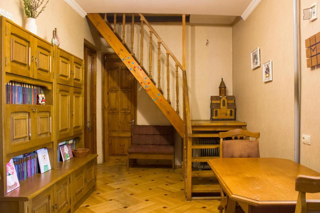 Nino'S Guest House Tbilisi Exterior foto